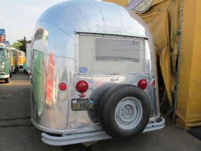 【香里園】◇◆社会保険完備◆◇エアーストリームの中で施術するカットカラー専門店！アメリカンな雰囲気でオシャレに働くならココ！「STUDIO HAIR STREAM（スタジオヘアーストリーム）」からアシスタント（美容師）の求人☆★☆