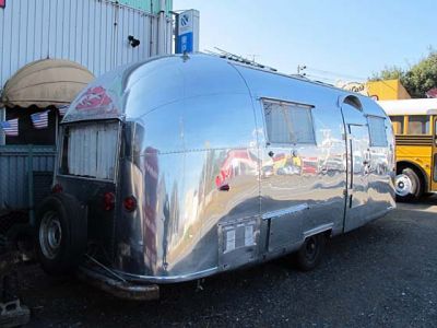 【香里園】◇◆社会保険完備◆◇エアーストリームの中で施術するカットカラー専門店！アメリカンな雰囲気でオシャレに働くならココ！「STUDIO HAIR STREAM（スタジオヘアーストリーム）」からアシスタント（美容師）の求人☆★☆