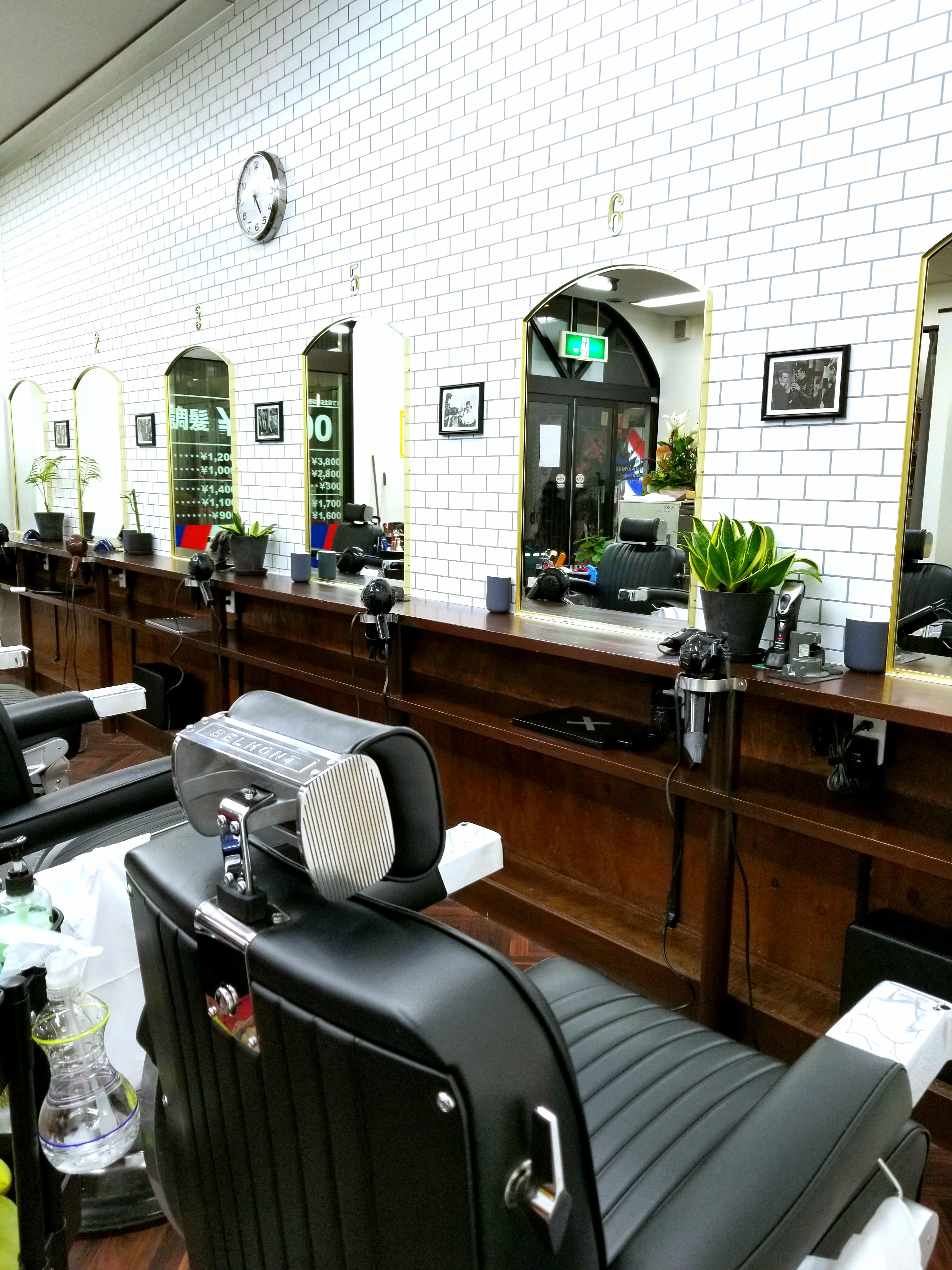 【ラパーク岸和田】≪月給35万円≫≪年末年始休暇あり≫≪メンズのみの入客OK≫地域のお客様に愛されるサロン！あなたのこれまでの経験を活かしながらお仕事ができます！「SHINYA HAIRS ラパーク岸和田（シンヤヘアーズラパークキシワダ）」から理容師（理容室）の求人☆★