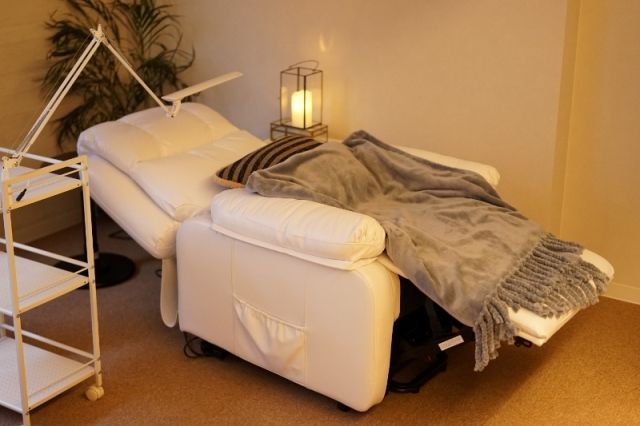 【武庫之荘】≪産休育休実績あり≫≪社会保険完備≫≪月8日休み≫仕事とプライベートとでメリハリをつけて働くことが出来る！ナチュラルテイストのオシャレサロン「PLAISIR（プレジール）」からアイリスト（アイデザイナー・まつげエクステ）の求人★☆