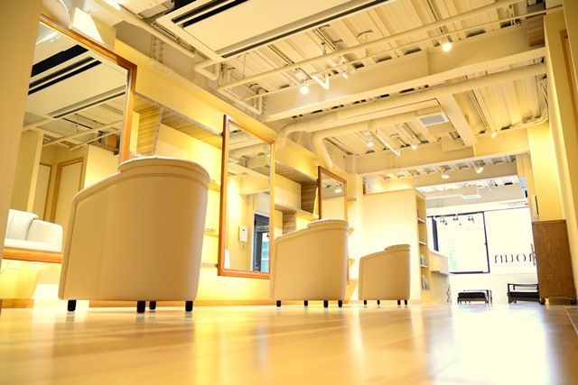 【元町】≪月8日休み≫≪入客チャンスあり≫プライベートと仕事とでメリハリをつけて働くことが出来る!アンティーク調のおしゃれなサロン「noun(ナウン)」からJr.スタイリスト(美容師)の求人☆★☆