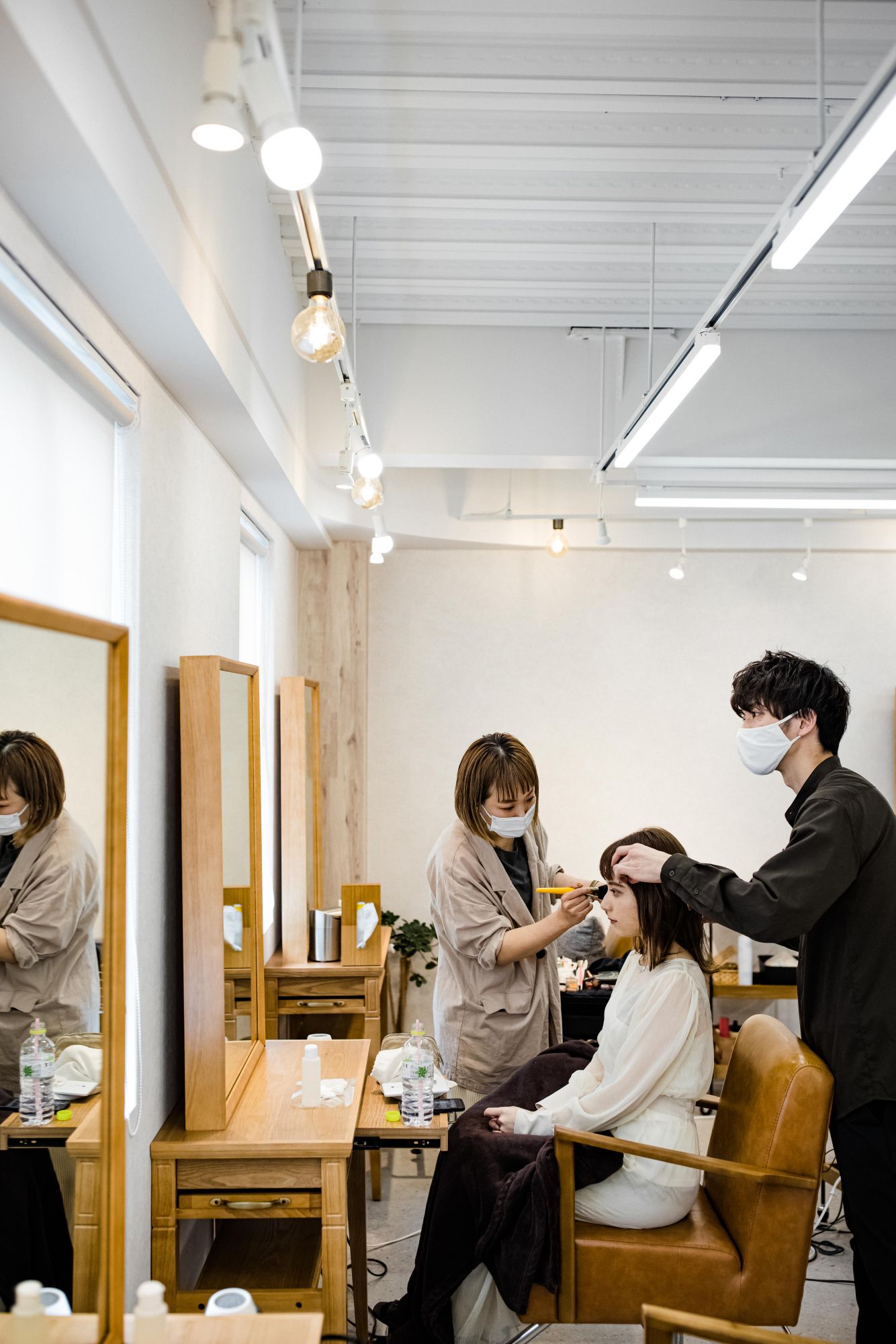 【深江】≪月給20〜23万円≫≪月8，9日休み≫≪社会保険完備≫レッスンウィッグ代半額会社負担などスタイリストになるためのカリキュラムや福利厚生が手厚く、働きやすさ抜群のサロン。地域で人気のサロンなので店舗売上歩合もあります！「Luxe（ルクス）」からアシスタント（美容師）の求人☆★