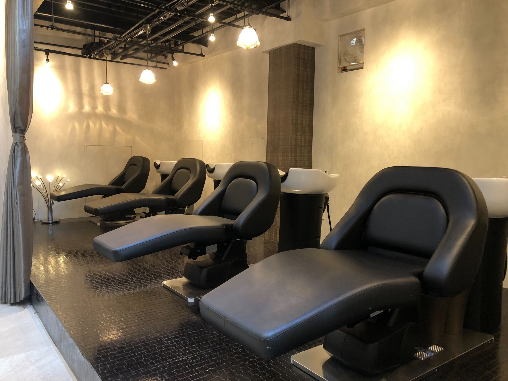 【三宮】≪フリー45％／指名50％還元≫≪マンツーマン対応≫≪自由出勤制≫集客好調により新規入客チャンスあります！平均月収50万円と高収入が可能！「HAIR CRAYGE by path unify KOBE（ヘアークレイジュ バイパスユニフィコウベ）」からスタイリスト（美容師）の求人☆★