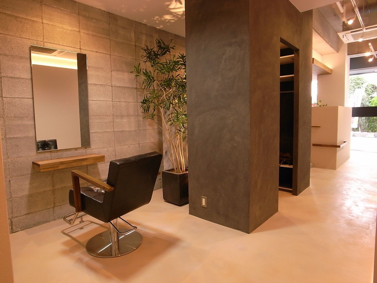 【上新庄】≪面貸し＆業務委託OK≫≪月8,9日休み＆社会保険完備≫新規やフリーは優先的に入客していただきます！頑張った部分はしっかりとお給料に反映されますよ。お客様と地域の繋がりを大切にするサロン「Riche ami（リッシェアミ）」からスタイリスト（美容師）の求人☆★☆