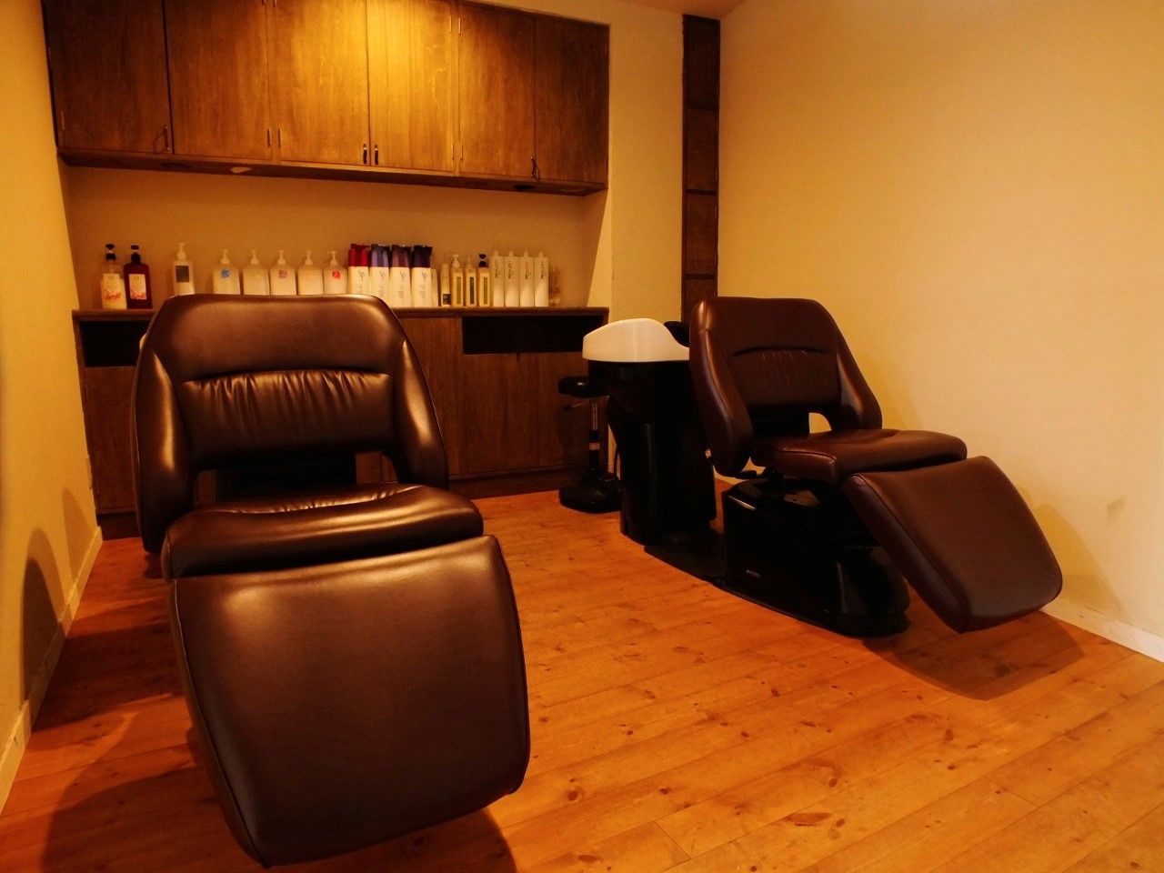 【三ノ宮】≪ライフスタイルに合わせて働き方を選択可能≫≪誕生日休暇あり≫決まったマニュアルなどは有りません☆あなたの長所を活かして仕事ができます！モダンテイストなオシャレサロンCubiculum（クビクルム）からスタイリスト（美容師）の求人☆☆