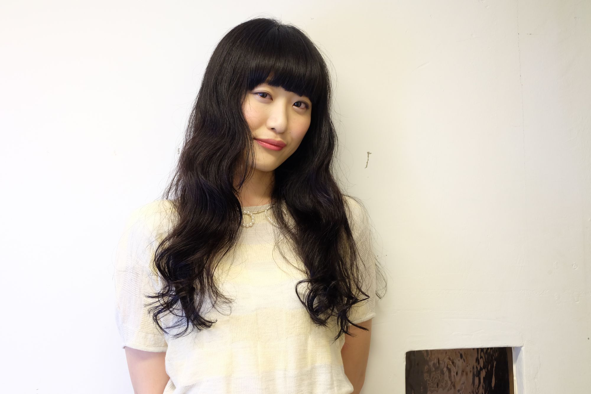 【茨木】土日の平均退社時間18時!!気さくなスタッフさんばかりなので楽しく働いていくことができますし、レッスンは自分のペースでやっていけるのも魅力☆入客チャンスもあるので、スタイリストになった時も安心ですよ♪soie(ソワ)からアシスタント(美容師)の求人★☆