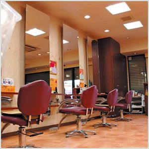 【阪神尼崎】駅近＆商店街内でアクセス抜群♪エクステ・ヘアセット・メイクなど幅広い女性の「なりたい」を形にする人気サロン“Win 尼崎店（ウィン アマガサキテン）”からスタイリスト（美容師）求人★☆