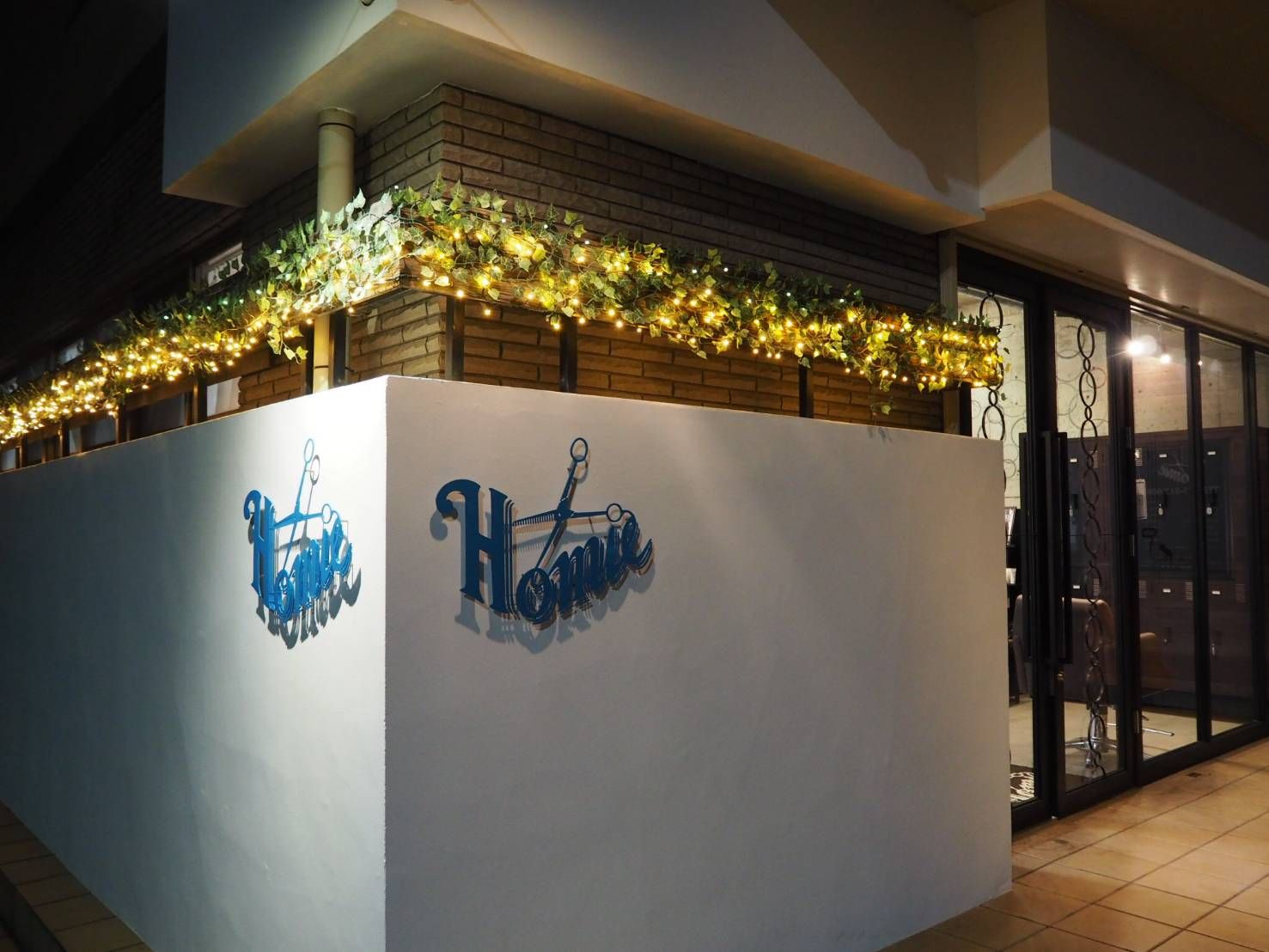 【二条】◆社会保険完備◆目指すは生涯働けるサロン!!仕事を楽しみながら、深くお客様と関わっていくことができます♪頑張り次第で早期デビューも可能!Homie(ホーミー)からアシスタント(美容師)の求人★☆