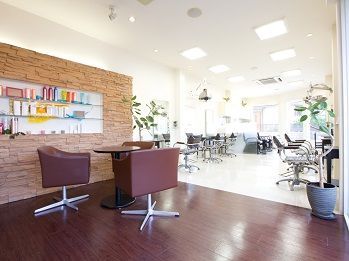 【我孫子】≪完全週休2日制≫≪月給23万円〜≫≪社会保険完備≫≪寮完備≫≪パートアシスタントも募集≫メイクや着付けも学べる!ウィッグソムリエやホームヘルパー2級(介護資格)も取得できる!「HAIR MAKE UE2 AFECTO 我孫子前店(ヘアメイクウエニアフェクトアビコマエテン)」からアシスタント(美容師)の求人☆★☆