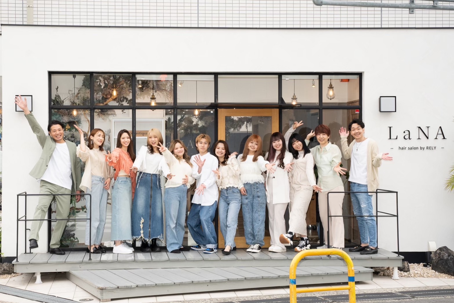 【藤井寺駅】≪未経験・通信生・新卒生OK≫≪完全週休2日制・有給休暇あり≫≪実働8時間・18時半退勤≫≪社会保険完備≫≪産休・育休実績あり≫≪営業中レッスンで約2年スタイリストデビュー≫充実の福利厚生、好条件で安心して働けるサロンです!「LaNA hair salon by RELY(ラナヘアサロンバイリライ)」からアシスタント(美容師)の求人☆★☆