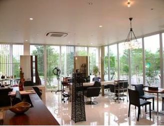 【草津駅】≪完全週休2日制≫≪社会保険完備≫≪第3日曜定休≫≪営業時間内レッスン可能≫希望があればアイラッシュも学べる！ブランクのある方やママさん美容師も歓迎！イベントも豊富で元気なスタッフさんばかり！丁寧な接客で愛される地域密着サロン「jack beans（ジャックビーンズ）」からアシスタント（美容師）の求人☆★☆