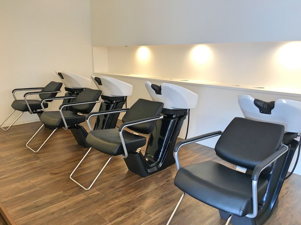 【西新】≪週休2日≫≪社会保険完備≫営業中レッスンOK!!スタッフ全員の意見を尊重しながらサロンを盛り上げていこう♪「beauty:beast 西新店(ビューティービーストニシジンテン)」からスタイリスト(美容師)の求人☆★