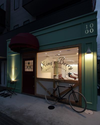 【摂津市】◇◆社会保険完備◆カット入客チャンスあり◆◇入社3年目ST約30万円の給与!入客チャンスの多い右肩上がりの会社で、高額月給も狙っていけますよ★King’s Berry(キングスベリィ)からスタイリスト(美容師)の求人☆★