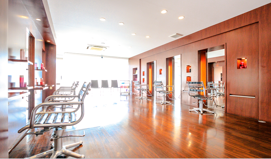 【堀止】心の底から「美容師になってよかった!」と思える為の環境を揃えているサロン「ZOE 堀止店」からスタイリスト(美容師)の求人♪自分の夢や目標を実現するために頑張る方を応援してくれます☆★