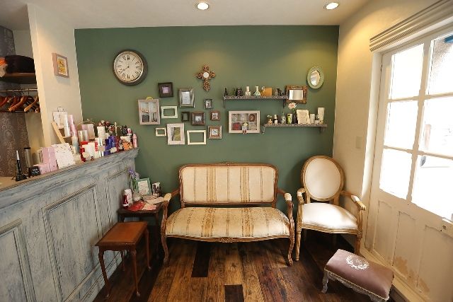 【喜連瓜破】アナタのライフスタイルに合わせた働き方が可能です！！≪社会保険完備＆平均退社18時過ぎ≫女性が長く働ける環境が整っています！！プライベートの時間を大切に出来ますよ！！女性専門サロン「cherie un（シェリーアン）」からスタイリスト（美容師）の求人☆☆