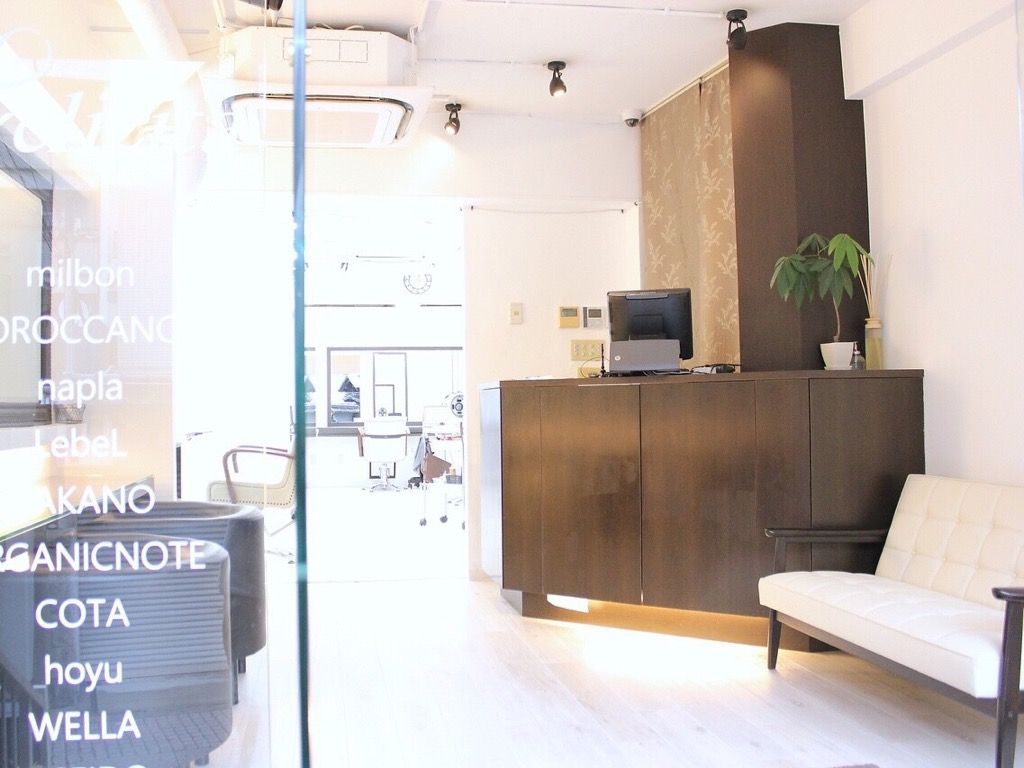 【岡本】≪月給25万円以上≫≪社会保険完備≫≪完全週休2日制≫≪毎週日曜定休！≫≪有給休暇あり≫女性が働きやすいよう時間や休みも応相談！やり甲斐と働きやすさ、どちらも大切にする「CHLAN 岡本店（クランオカモトテン）」からスタイリスト（美容師）の求人☆★