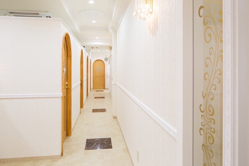 【心斎橋】≪早番の場合18:30退勤可能≫≪給休暇消化率100％≫≪土日は月2回休みOK≫≪月12日or月8日休みの選択制≫≪髪色ネイル自由≫≪1週間の連休も取得可≫≪平均月給28〜35万円≫≪都度払いのメニューあり≫≪新卒生・未経験OK≫頑張った分はしっかり歩合で還元！「joieange 心斎橋店（ジョアアンジェシンサイバシテン）」からエステティシャン（エステ）の求人★☆★