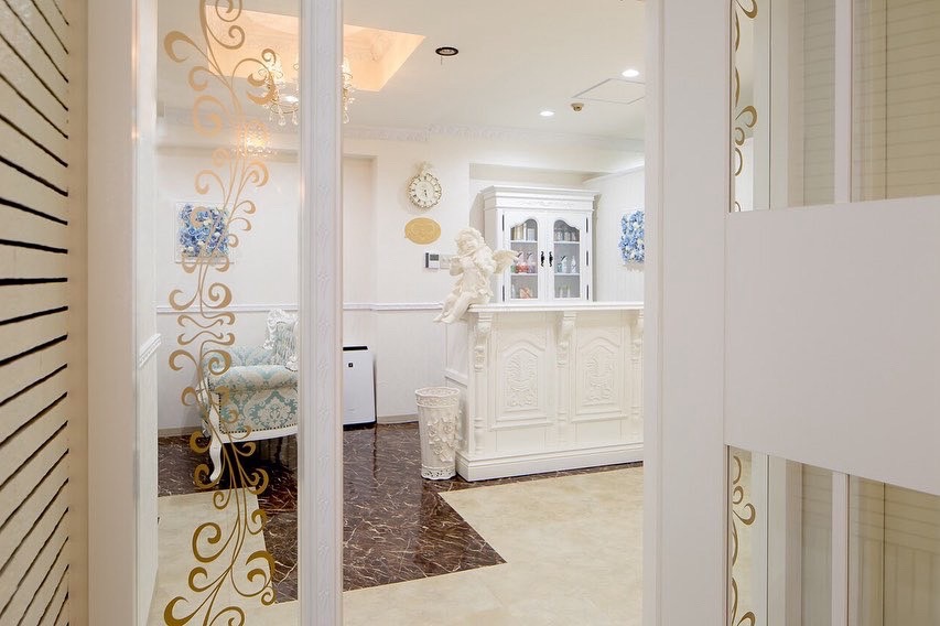 【心斎橋】≪早番の場合18:30退勤可能≫≪給休暇消化率100％≫≪土日は月2回休みOK≫≪月12日or月8日休みの選択制≫≪髪色ネイル自由≫≪1週間の連休も取得可≫≪平均月給28〜35万円≫≪都度払いのメニューあり≫≪新卒生・未経験OK≫頑張った分はしっかり歩合で還元！「joieange 心斎橋店（ジョアアンジェシンサイバシテン）」からエステティシャン（エステ）の求人★☆★