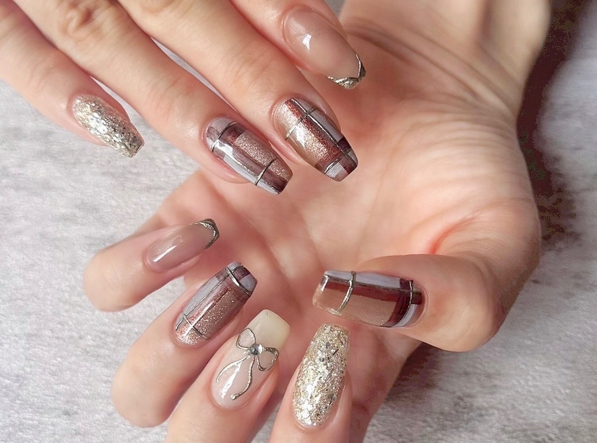 【谷町四丁目】≪月12日休みも可能≫≪土日は月2回休みOK≫≪月給25万円～≫社会保険完備！有給休暇消化率100％・有給休暇で連休もOK・頑張った分はしっかり歩合で還元！自分のライフスタイルに合わせて働く事の出来る環境ですよ「PEACE（ピース）」からネイリスト（ネイル）の求人★☆★