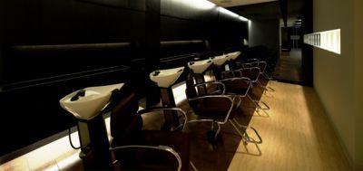 【都島】 月給25万円  月8日休み  社会保険完備 地域でも大人気トータルビューティーサロン☆サロンワークはもちろん、コレクション参加や雑誌のヘアメイクなどクリエイティブ活動に積極的な会社です★WiLL（ウィル）からスタイリスト（美容師）の求人☆★☆