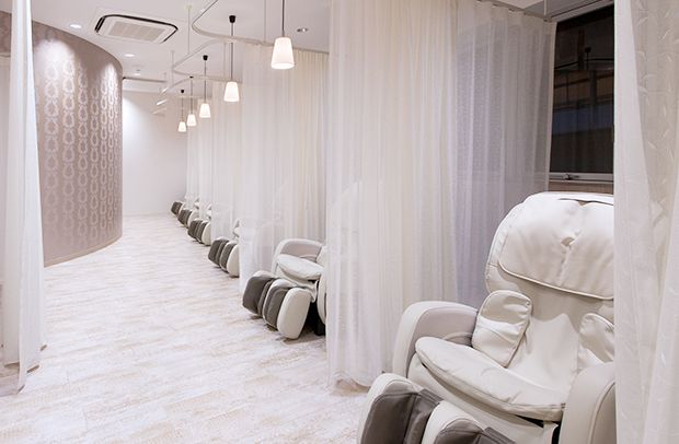 【阿倍野橋】 未経験から研修OK  月給25万円以上  月8日休み/日曜日の公休OK  実働8時間 国産メーカー公認サロン!働きやすい環境のお店です“BEAUTY LASH あべの店(ビューティーラッシュニシノミヤテン)からアイリスト(アイデザイナー・まつげエクステ)の求人★☆★