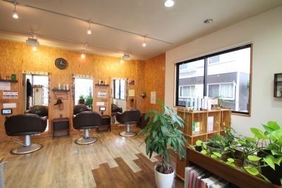 【JR奈良】月7,8日休み★スタイリストのみなので、営業以外で残ることは無く、プライベートも充実させられる環境ですよ♪地域密着型のアットホームサロンLovers (ラバーズ)からスタイリスト(美容師)の求人☆☆