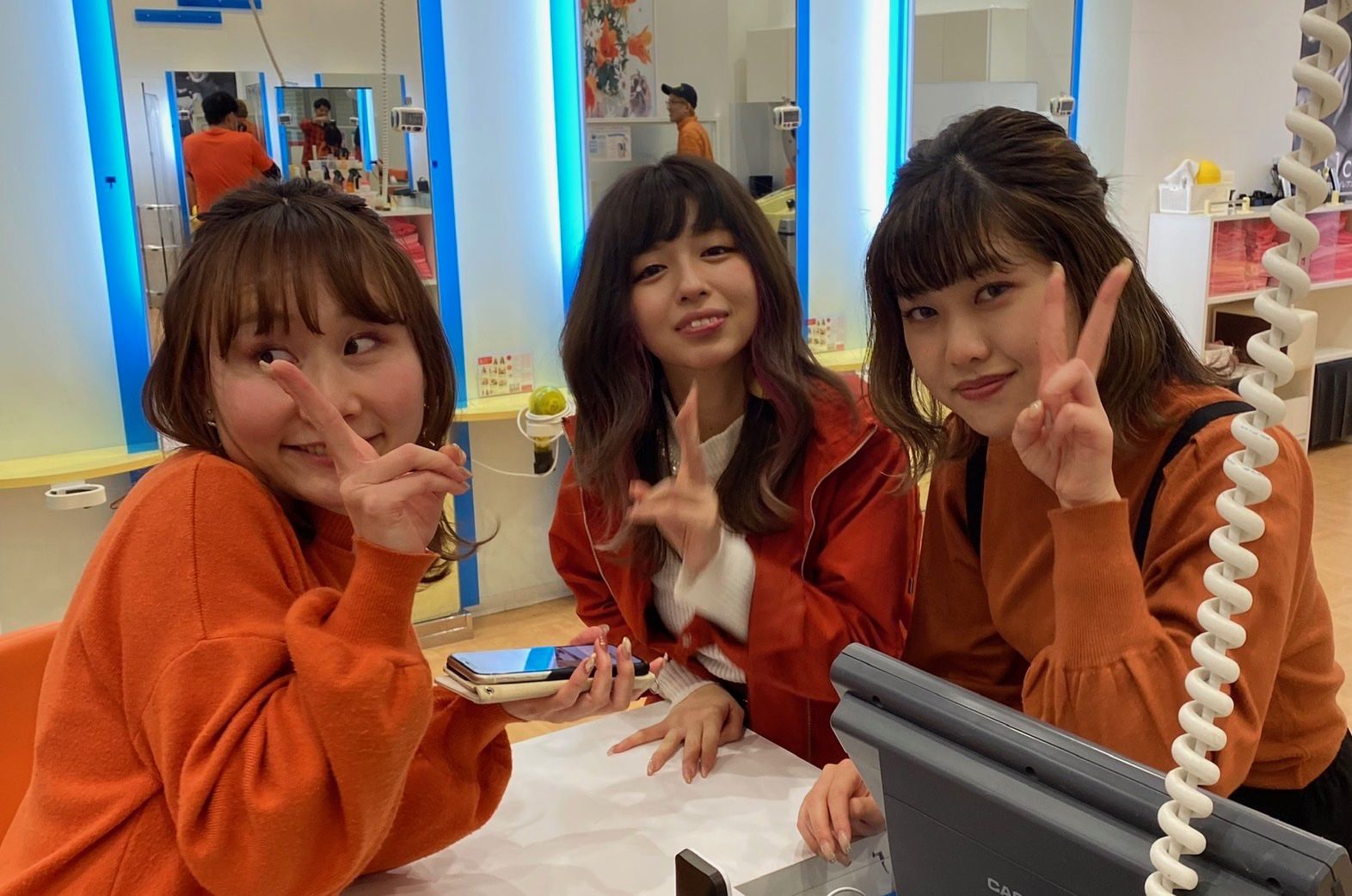 【鳳】≪月給22.5万円≫≪土日休み年12回までOK≫≪社会保険あり≫≪営業内レッスンあり≫着実に成長できます!忙しいサロンなので、助け合いを大事にする「11cut 鳳店(イレブンカットオオトリテン)」からアシスタント(美容師)の求人☆★☆