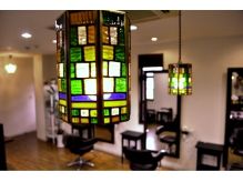 【上本町】≪社会保険完備＆土日は月2回なら取得可能≫≪平均退社時間は20:00≫プライベートも充実させながら、日々の仕事に取り組みましょう！「hair design Rire（ヘアーデザインリィル）」からスタイリスト（美容師）の求人☆★☆