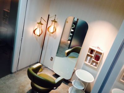 【豊津】◇◆社会保険完備◆◇お客様がくつろいでいられる環境づくりに力を入れています♪給与はコミッション制も選択可能!半個室のプライベートサロンCreateur(クレアトゥール)からスタイリスト(美容師)の求人☆★