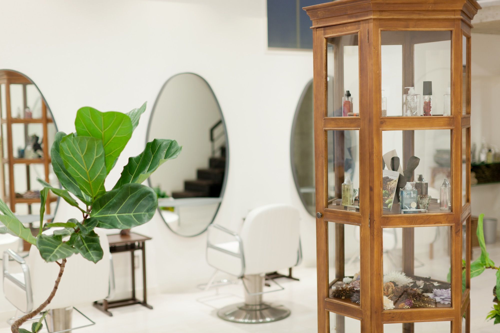 【北大路】◆完全週休2日制・19時営業終了・住宅手当あり・営業時間内レッスン・社会保険完備◆ウィッグ代や講習費の負担など、スタッフが働きやすいように色々な面でサポートしています！自身のペースでレッスンスケジュールを立てられる「COCOTEA 北大路店（ココティキタオオジテン）」からアシスタント（美容師）の求人☆★