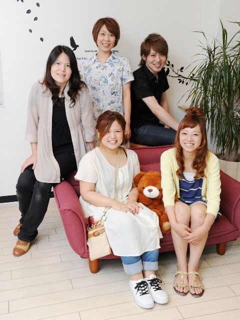 【鳴尾】≪早期デビュー可能≫≪夜遅くなりません≫リーズナブルな価格で地元のお客様から人気のアットホームサロン☆働きやすくフレンドリー環境ですよ!「atelier FRee naruo(アトリエフリーナルオ)」からアシスタント(美容師)の求人☆☆