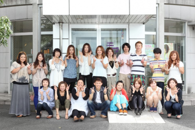 【岩倉】◇◆平均退社19時◆社会保険完備◆有給休暇あり◆◇ヘアケアに特化し、展開するサロンモア!待遇面もバッチリで働きやすさ◎育休や産休制度も有るので長く勤めていける環境♪新規カット入客チャンスが多いのも魅力ですよ!モア京都岩倉からスタイリスト(美容師)の求人☆★