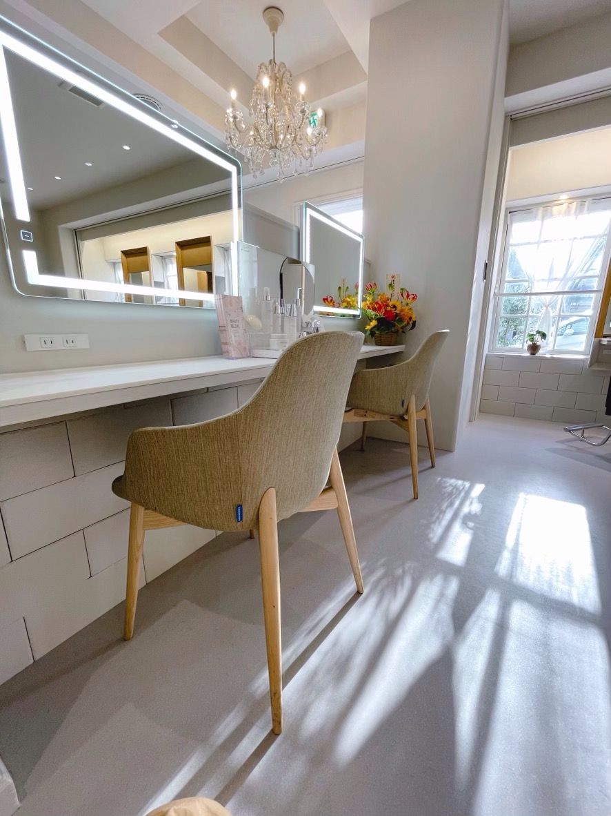 【けやき通り】≪社会保険完備≫≪最低保障月給25万円〜＋歩合≫休日休暇・給与体制もしっかりしていて、スタッフさん同士も仲良し♪離職率が極端に低い理由がキチンとあるサロン「AGREE けやき通り店」からスタイリスト（美容師）の求人☆★