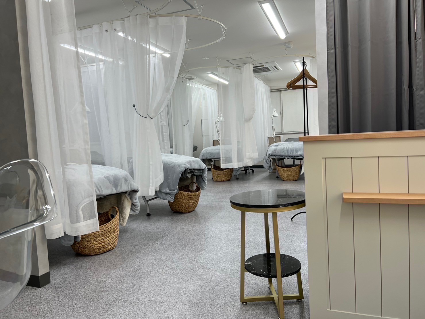 【銀座】≪月給25万5千円〜≫≪月8〜10日休みの選択制≫≪実働8時間or9時間の選択制≫≪産休育休制度の取得実績あり≫≪有給取得率100％≫業界最高水準の抜群の待遇が嬉しい！プライベートもお給料、どちらも譲りたくない方にオススメ！「eyelash salon cheek 銀座店（アイラッシュサロンチークギンザテン）」からアイリスト（アイデザイナー・まつげエクステ）の求人☆☆