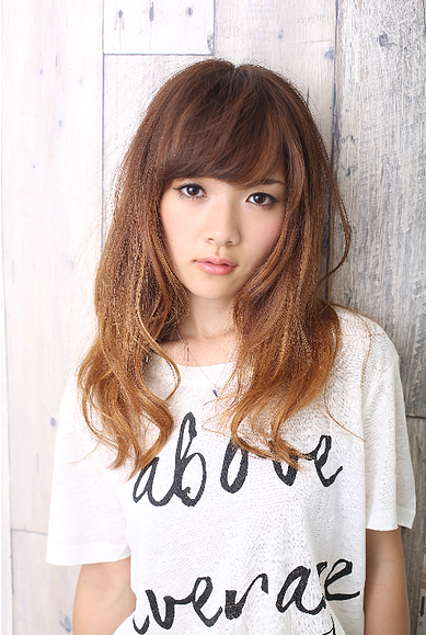 【南草津】アンティークモダンを基調にしたオシャレな店内で個性を生かしながら働いていく事が可能！撮影にも力を入れているので、サロンワーク以外にも楽しく働いていける環境がありますよ！「Maison Noella（メゾンノエラ）」からアシスタント（美容師）の求人★☆★