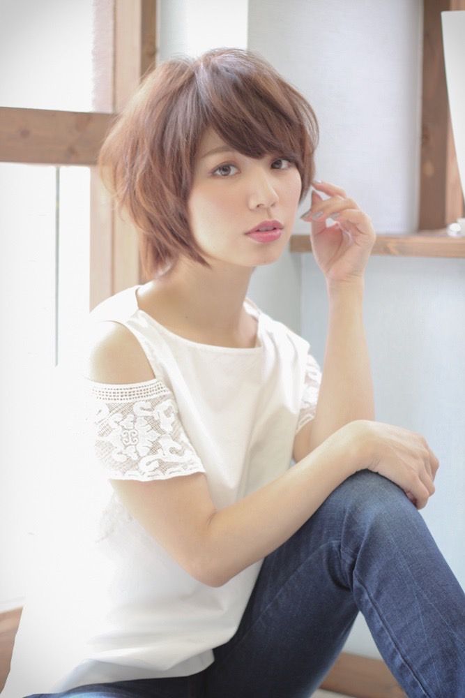 【服部天神】◇◆週休2日制！◆月給20万円スタート◆18時半に退勤可能！デビューまで平均2年以内◆◇最短1年デビューも目指していける環境有り！サロンワーク以外にも楽しみがたくさんあります！抜群の待遇と働き易い雰囲気がオススメ！「Famille Hair（ファミーユヘアー）」からアシスタント(美容師)の求人★☆