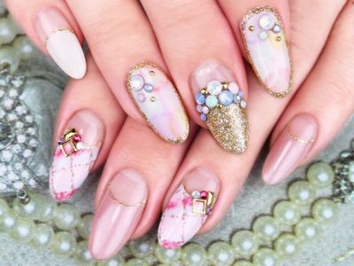 【姫路駅】社会保険完備・月8日休み・実働8時間！ネイルが大好き!!もっと技術を向上させたい!!そんな方に朗報です。店舗展開中のサロン”SyiSyu 姫路店（シシュヒメジテン）”からネイリスト（ネイル）の求人★★