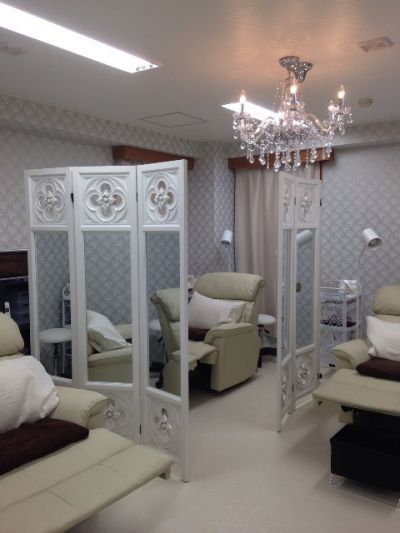 【難波】社会保険完備・月8日休み・実働8時間！もっと技術を向上させたい！そんな方に朗報です。関西で店舗展開中のアイラッシュとネイルのサロン”SyiSyu なんば店（シシュナンバテン）”からアイリスト（アイデザイナー・まつ毛エクステ）の求人★★