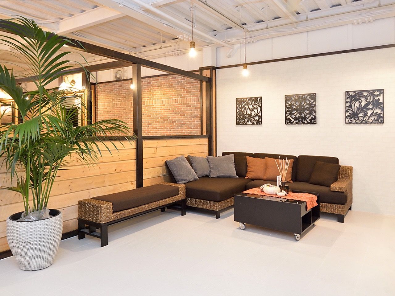 【武庫之荘】≪社会保険完備・年3回大型連休アリ≫入客チャンスも多くしっかり稼げる環境を用意しています！福利厚生が抜群の「For evolve（フォーイボルブ）」からスタイリスト（美容師）の求人☆★☆