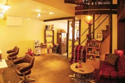 【本町】 初めての方歓迎 フリースタイリスト 面貸し シェアサロン募集 〉
梅田&心斎橋からでも通いやすいエリア！オシャレなうつぼ公園沿いで寛ぎサロンワーク！62％〜75%！広告宣伝でのフリー担当も可能
”SALOON（サルーン）”からスタイリスト（美容師）の求人☆☆