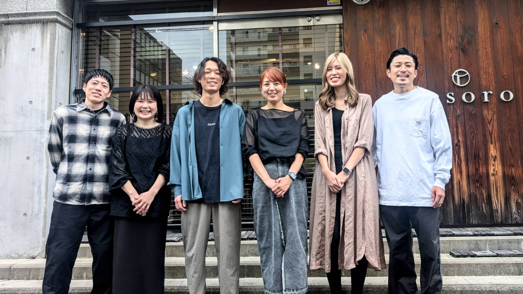 【南森町】≪最大月10日休み!≫≪髪質改善特化サロン≫≪レッスンは営業時間内のみ!≫≪最短2年でスタイリストデビュー≫≪日祝のお休みOK≫≪社会保険完備≫≪休日選択制≫髪質改善を極めたい方へオススメ!働きやすい条件がそろっています!カフェのような綺麗なサロンで働いてみませんか?「髪質改善専門サロンtesoro(カミシツカイゼンセンモンサロンテソロ)」からアシスタント(美容師)の求人☆★☆