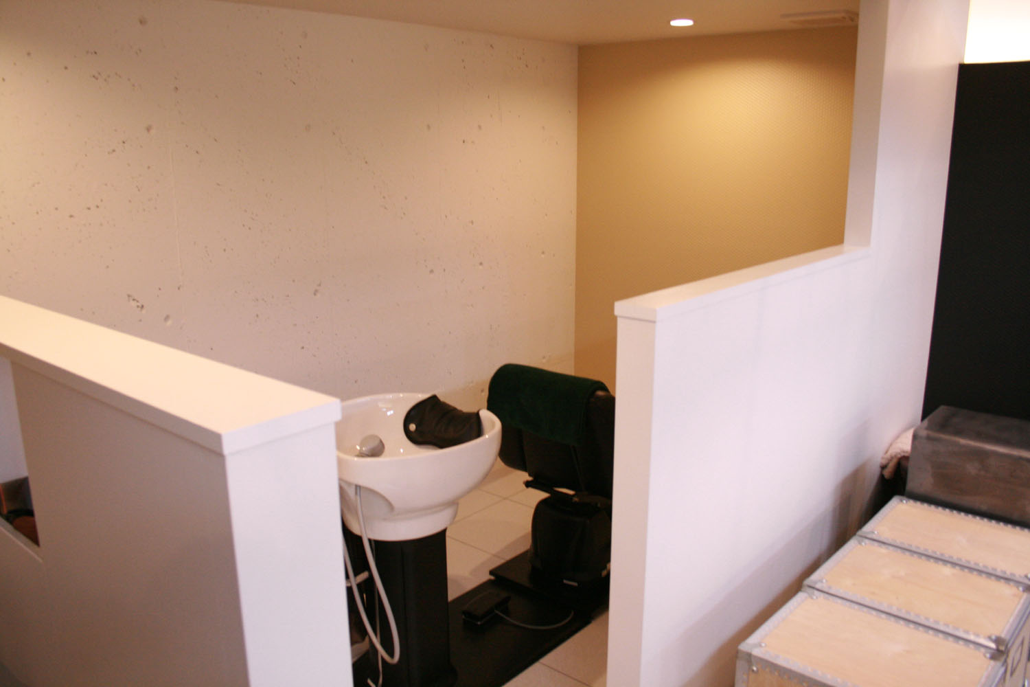 【三国ケ丘】≪完全週休2日≫≪平均19時退勤≫ヘアケアに特化、大人女性ターゲットの高単価サロン！落ち着いた雰囲気のサロンで活躍してみませんか？「ZelCova（ゼルコバ）」からアシスタント（美容師）の求人☆★