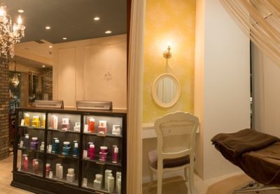 【生駒】《社会保険完備&最大月8日休みも可能》ここまで高待遇なサロン、中々無いですよ!!勢いが止まらないaile Total Beauty Salon 生駒店 (エールトータルビューティーサロン イコマテン)からアシスタント(美容師)の求人☆★