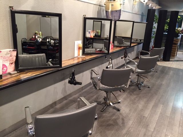 【芦屋】≪社会保険完備≫≪月給20万円スタート≫≪週半分早上がりDAY有≫マンツーマンでレッスンを見てもらえるので確実にスキルアップ出来る環境！地域密着型のサロン「フミ美容室（フミビヨウシツ）」からアシスタント（美容師）☆☆