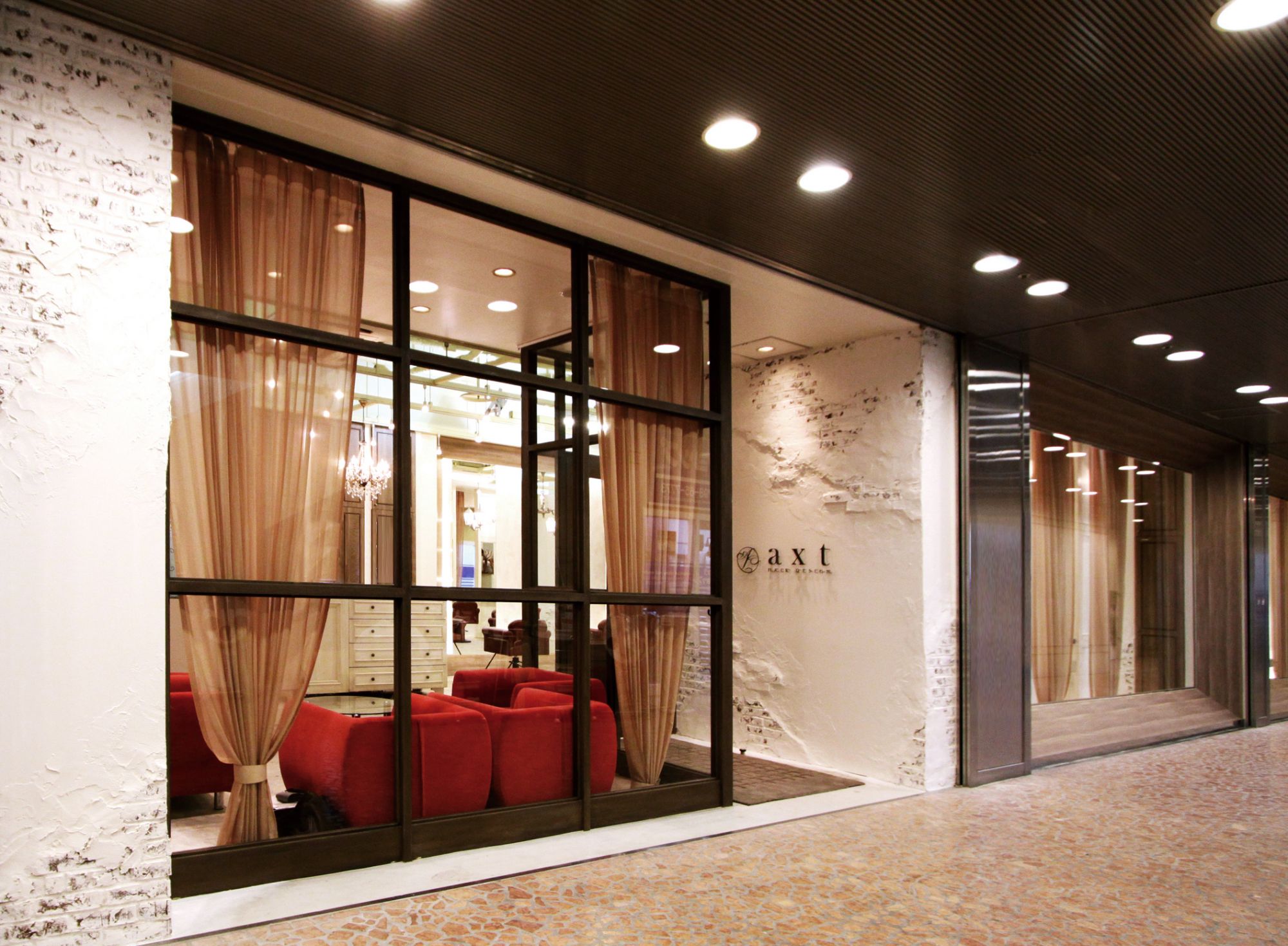 【西宮北口】来客数が多く入客チャンス大♪社保完備で安心勤務！有給休暇あり♪コミュニケーションを大事にし長く働けるサロン♪“axt 西宮北口本店 (アクストニシノミヤキタグチホンテン)”からスタイリスト(美容師)の求人☆★