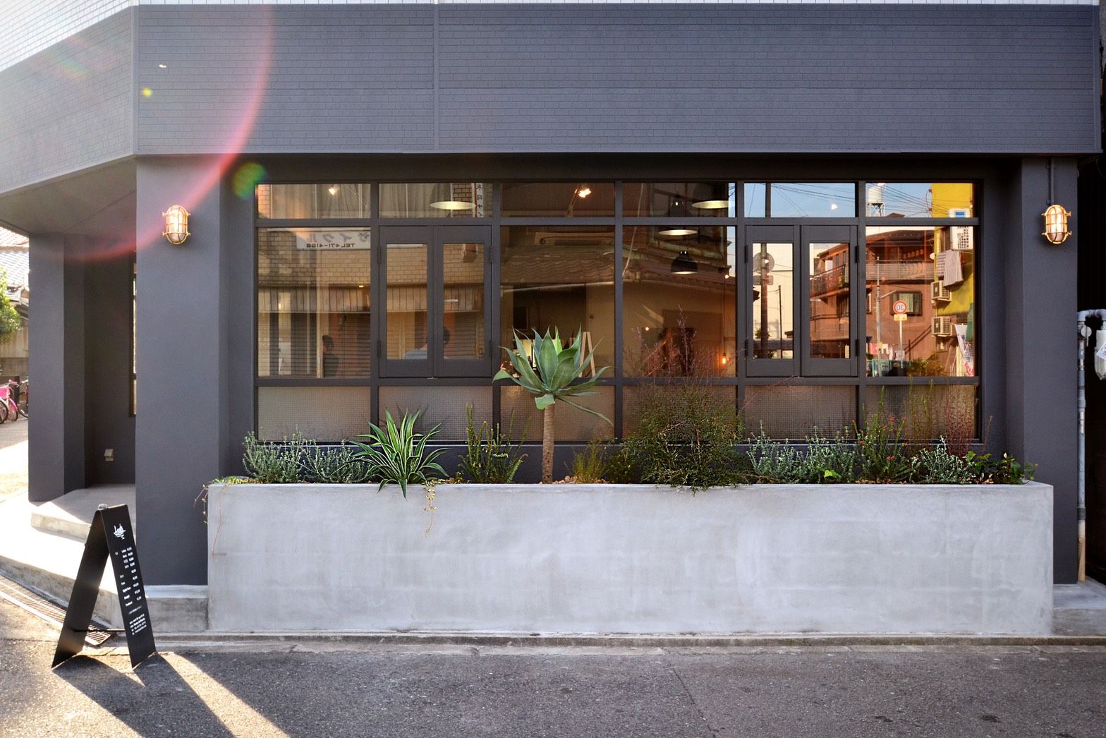 【塚本】≪社会保険完備≫≪完全週休2日制≫≪平均19時退勤≫≪産休育休制度あり≫家庭のある方でも働きやすい環境！またレッスンは営業中に行うため、平均19時半には退勤可能です！「Local（ローカル）」からアシスタント（美容師）の求人☆★