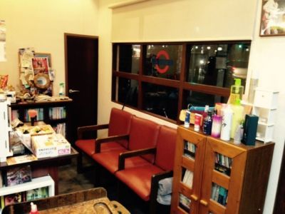 【北野田】《月給25万円〜+歩合給》常連さんに囲まれて楽しくオシゴトしたい方に♪少人数制ならではの魅力がたくさん★“Mile end(マイルエンド)”からスタイリスト・Jr.スタイリスト(美容師)の求人★☆