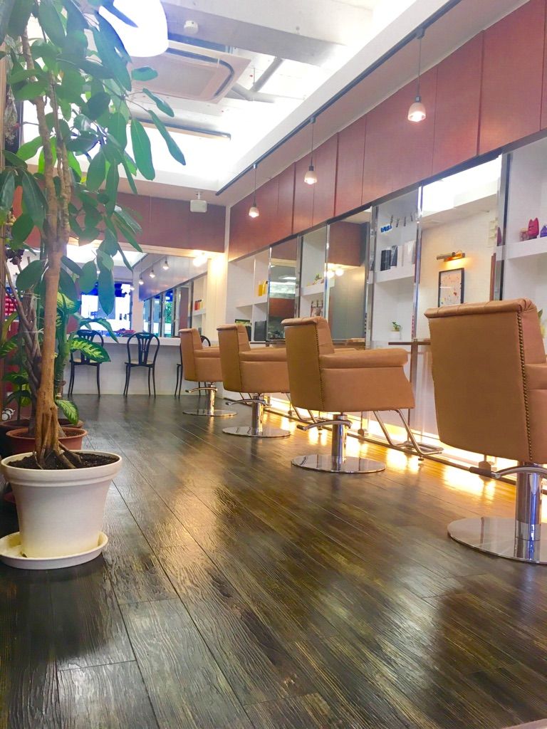 【博多南駅】車通勤OK・早上がり制度あり・日曜日お休みアリ・社会保険完備・平均退勤時間19～20時・サロンワーク中心・ママさん歓迎！お子様の急なお迎えなどもスタッフ全員でサポートします！お客様との距離が近いのでしっかり関わる事が出来ますよ、レッスンは強制なし！地域密着型×少人数制サロン「maaju（マアジュ）」からスタイリスト（美容師）の求人★☆★