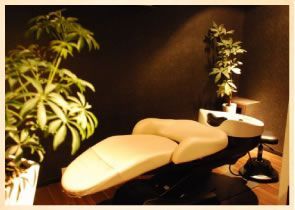 【大橋】《未経験OK&月8日休み》素敵な笑顔でお客様を迎えてくださいね♪JACK-IN-THE-BOX（ジャックインザボックス）☆教育カリキュラムも充実してます♪レセプション（受付）の求人☆☆