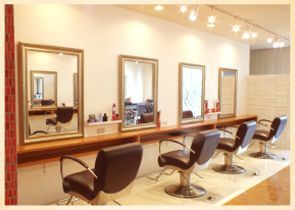 【大橋】《未経験OK&月8日休み》素敵な笑顔でお客様を迎えてくださいね♪JACK-IN-THE-BOX（ジャックインザボックス）☆教育カリキュラムも充実してます♪レセプション（受付）の求人☆☆